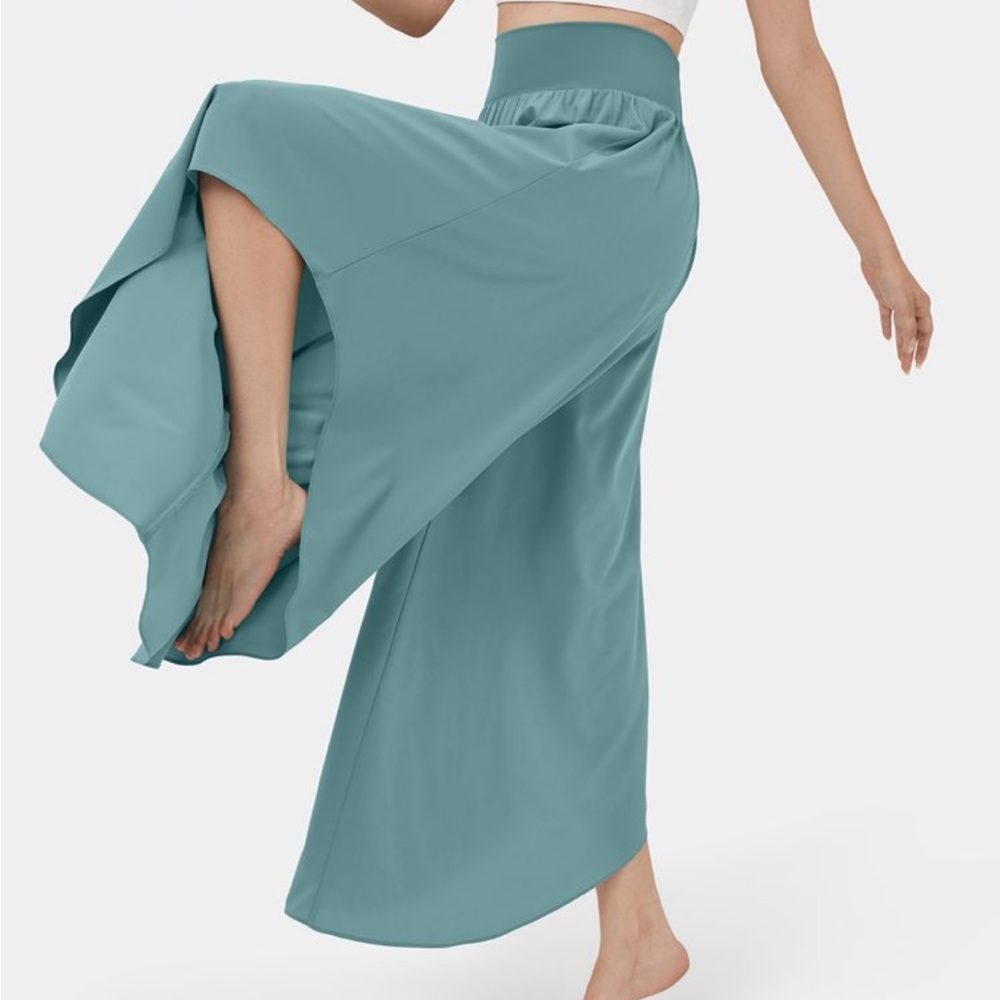Halara - Breezeful high waisted palazzo pants. New with tags. Size small.